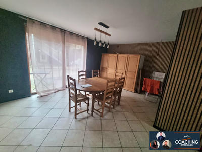 Maison traditionnelle - 197 m² - 9 pièces