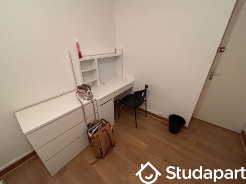 Chambre - 11 m² - 1 pièce