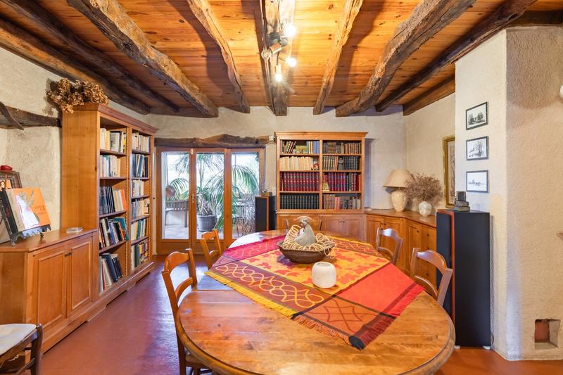 Maison - 250 m² - 10 pièces