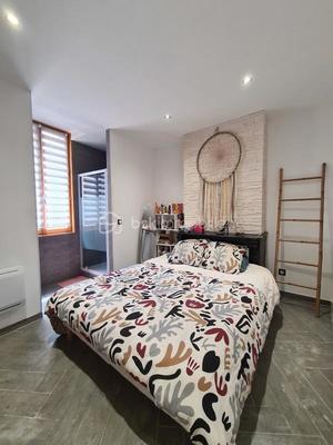 Maison de village - 275 m² - 8 pièces