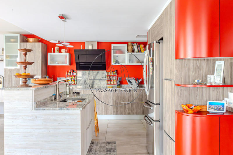 Villa - 256 m² - 8 pièces