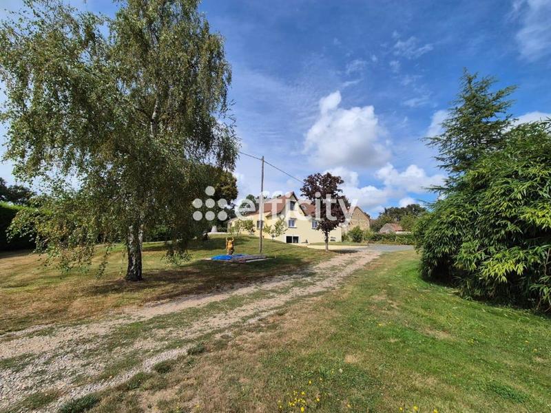 Maison - 200 m² - 7 pièces