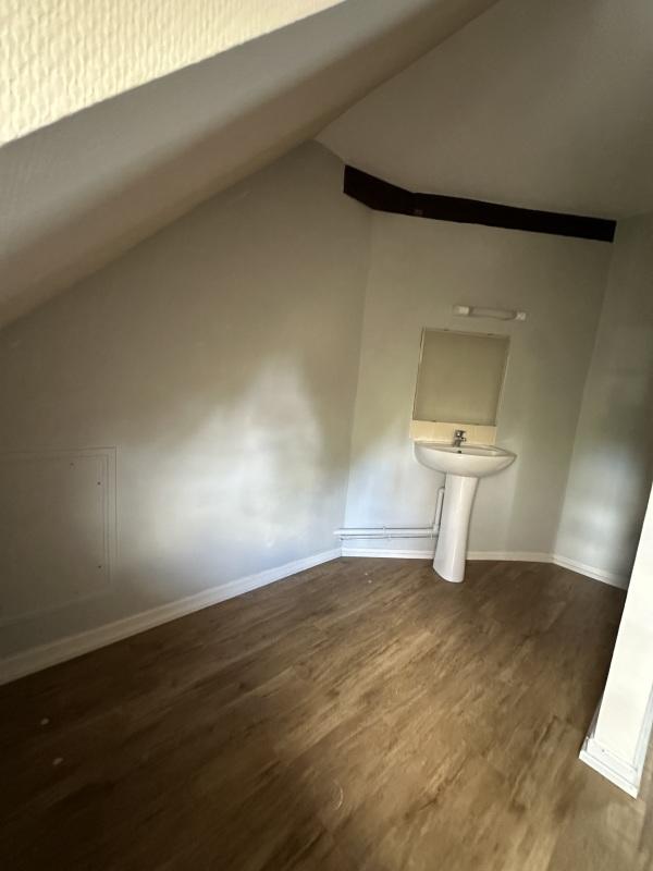 Maison - 211 m² - 6 pièces