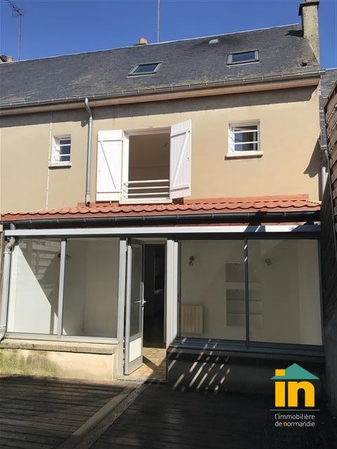 Maison de ville - 85 m² - 5 pièces