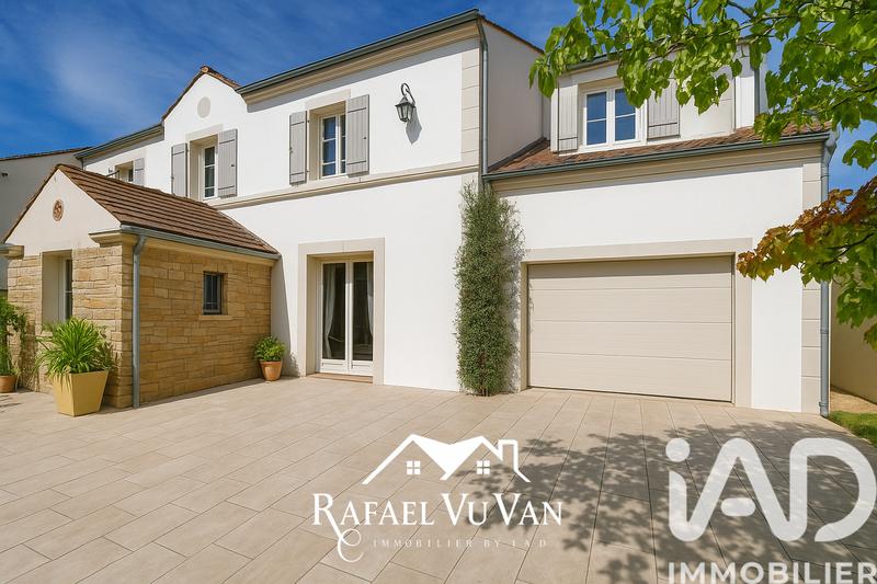 Maison - 156 m² - 8 pièces