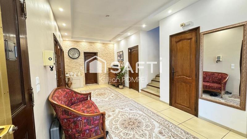 Maison - 659 m² - 8 pièces