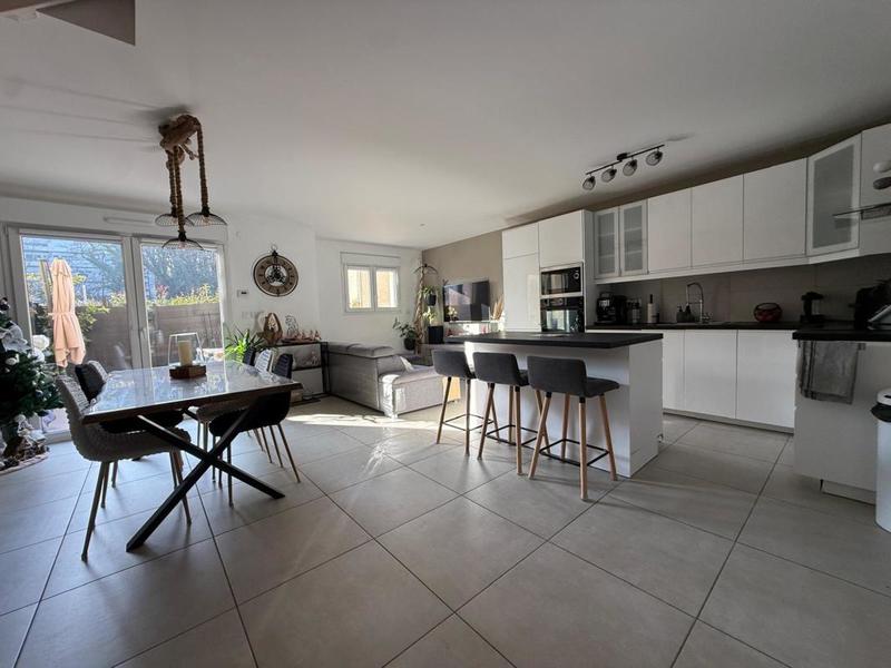 Maison - 92 m² - 4 pièces