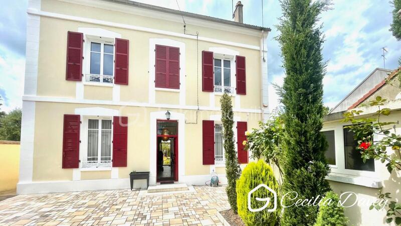 Maison ancienne - 274 m² - 10 pièces