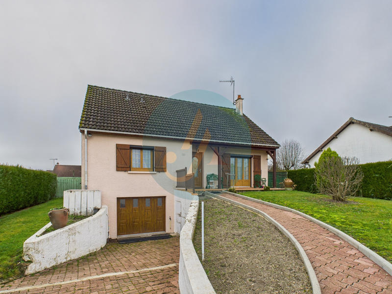 Maison - 105 m² - 4 pièces