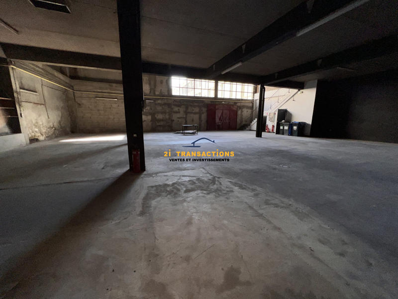 Local d'activités - 729 m²