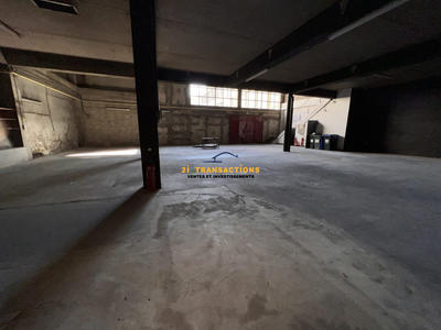 Local d'activités - 729 m²