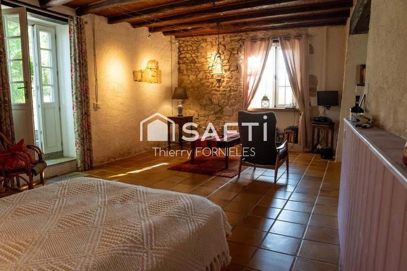 Maison - 232 m² - 7 pièces