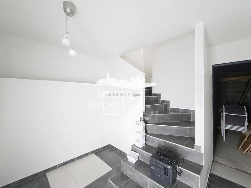 Maison - 94 m² - 5 pièces