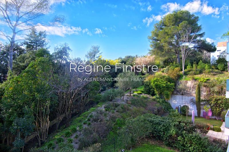 Appartement - 95 m² - 5 pièces