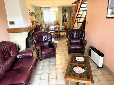 Maison - 89 m² - 7 pièces