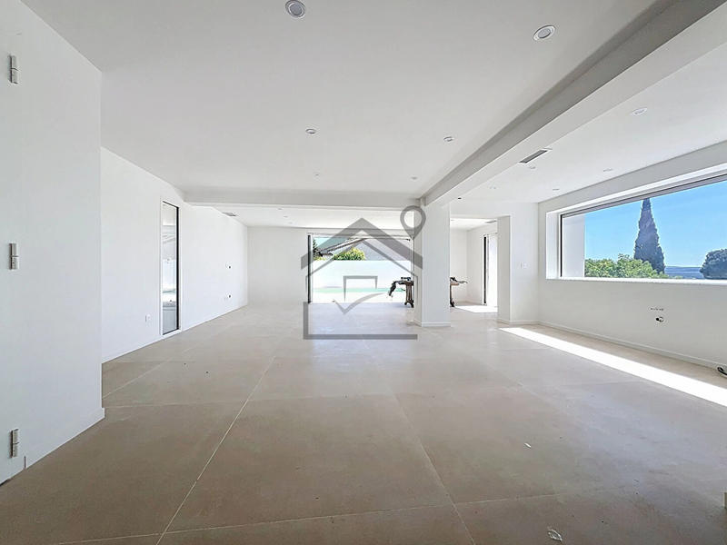 Maison - 152 m² - 5 pièces