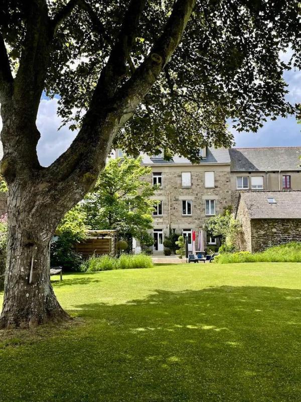 Propriété - 435 m² - 10 pièces