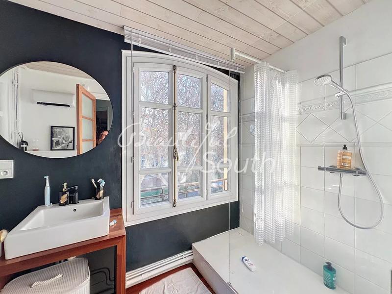 Appartement - 180 m² - 6 pièces