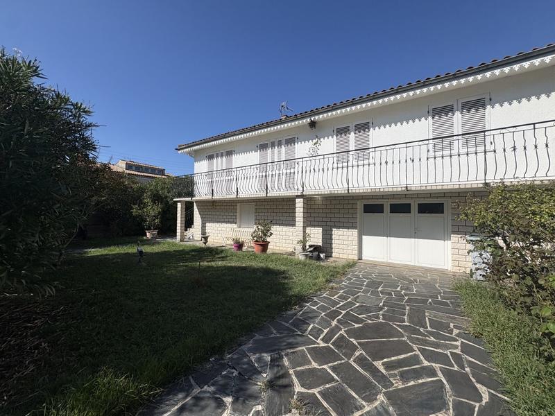 Villa - 80 m² - 4 pièces