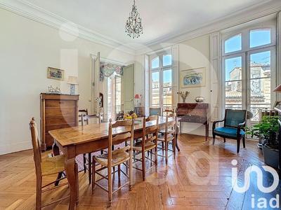 Appartement - 192 m² - 6 pièces