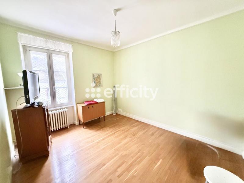 Maison - 93 m² - 4 pièces