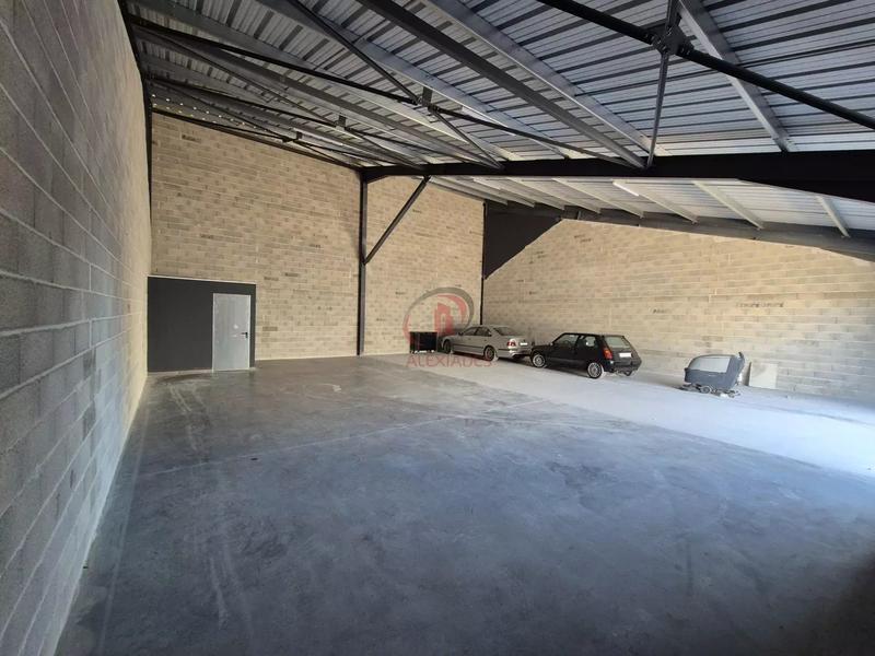 Local d'activités - 200 m² - 1 pièce