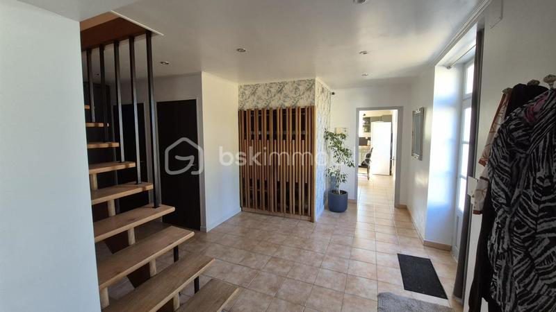 Maison - 210 m² - 7 pièces