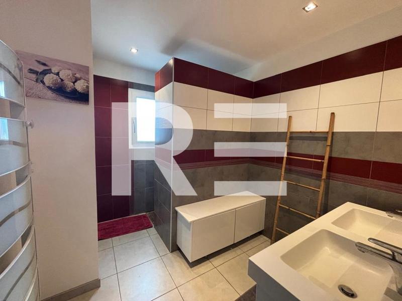 Villa - 121 m² - 5 pièces