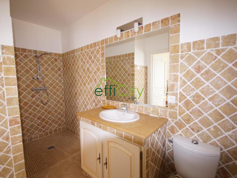 Maison - 260 m² - 7 pièces