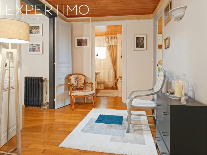 Maison - 284 m² - 12 pièces