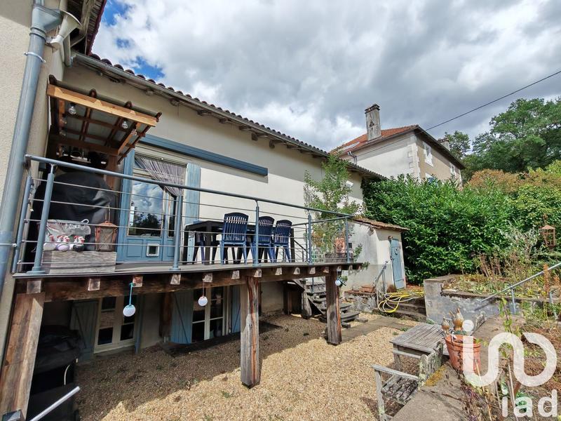 Maison - 235 m² - 10 pièces