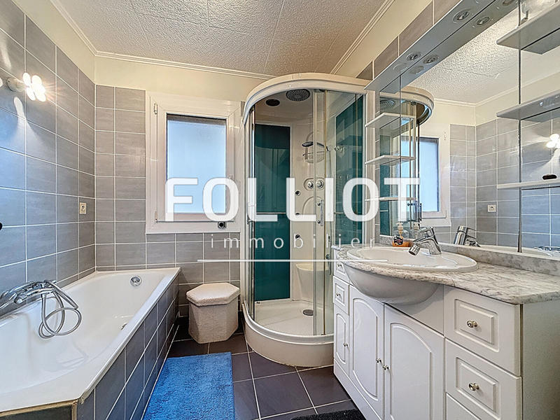 Maison - 127 m² - 7 pièces