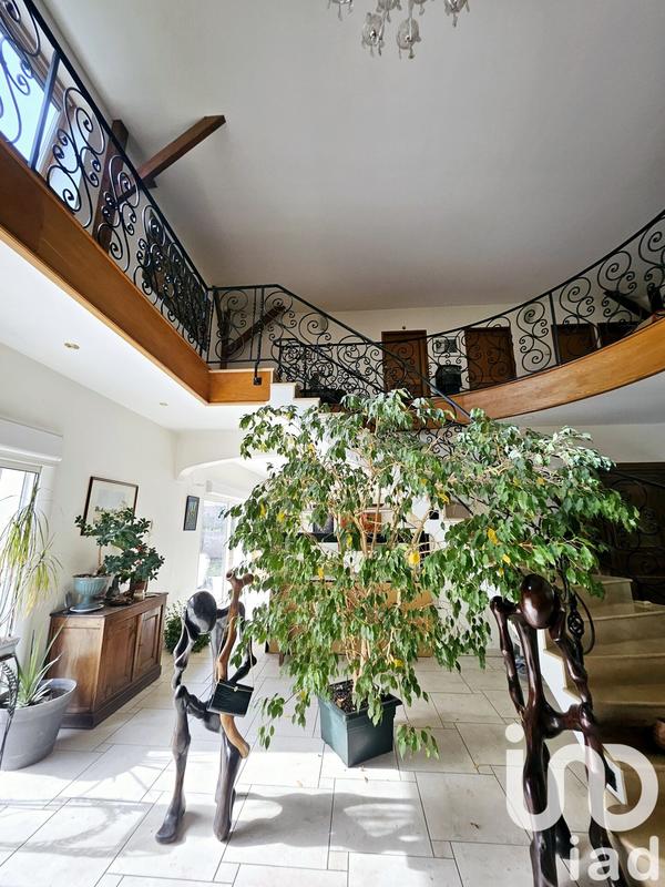 Maison - 360 m² - 10 pièces