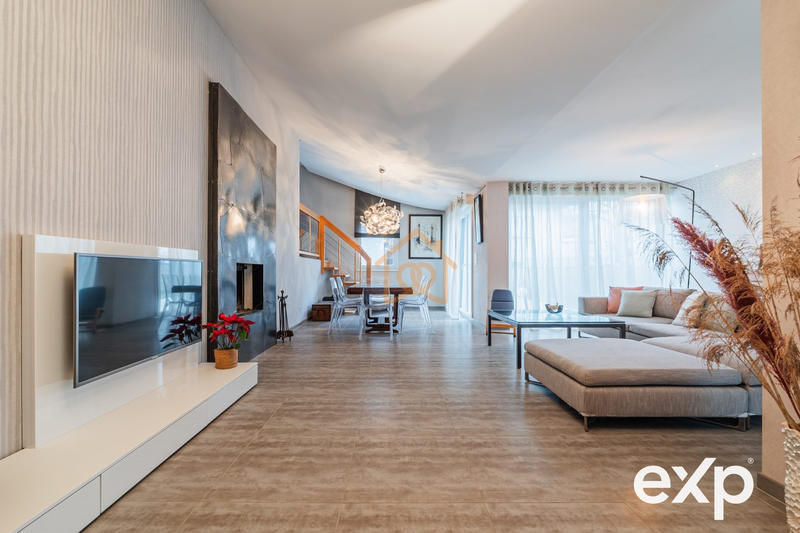 Maison - 185 m² - 6 pièces