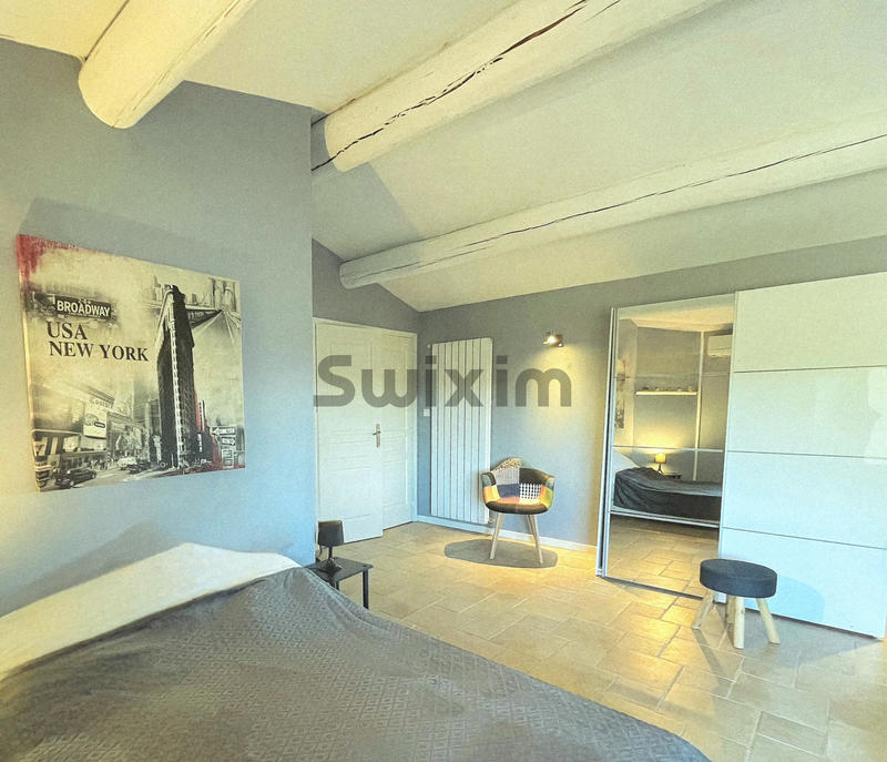 Mas - 233 m² - 8 pièces