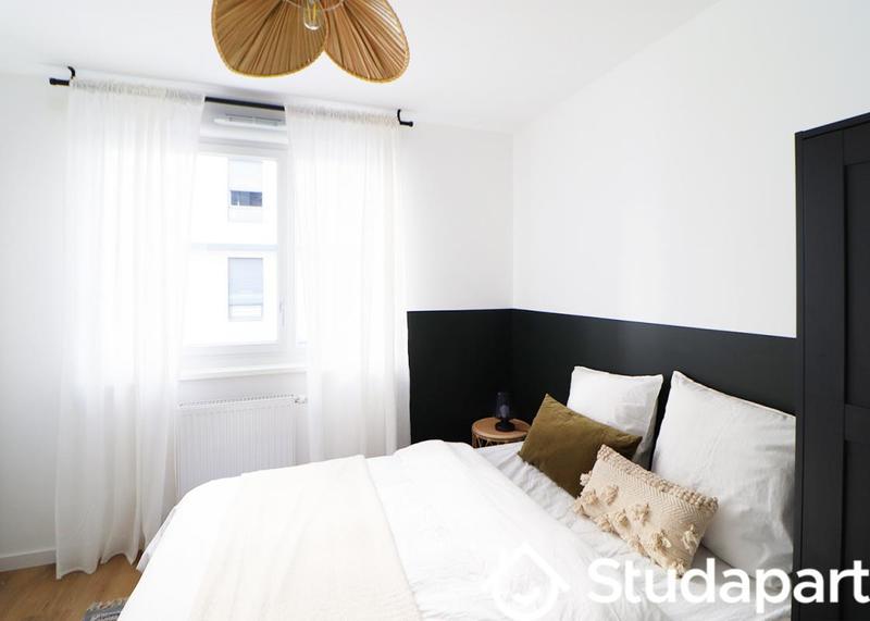 Chambre - 11 m² - 1 pièce