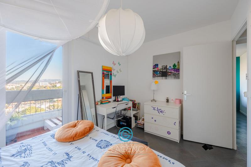 Appartement - 82 m² - 4 pièces