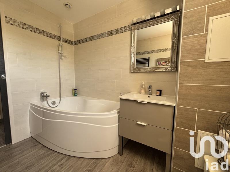 Maison - 215 m² - 8 pièces