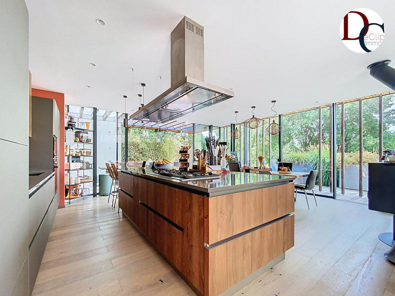 Maison - 500 m² - 12 pièces