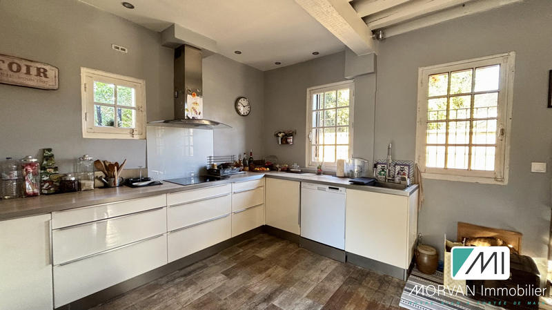 Maison - 223 m² - 7 pièces