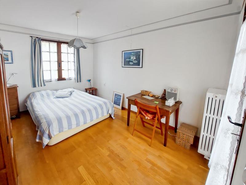 Propriété - 252 m² - 9 pièces