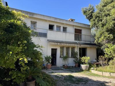 Villa - 245 m² - 7 pièces