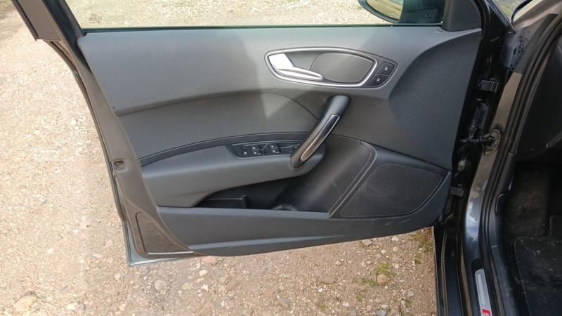 Audi A1 sportback I 1.6 Tdi 90 s-Tronic 7 s line - Automatique Entretien constructeur