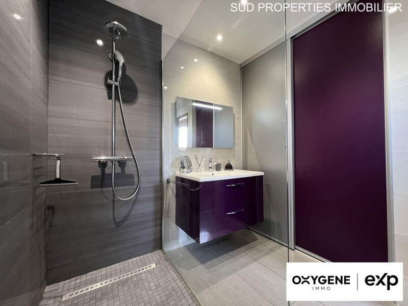 Maison contemporaine - 218 m² - 7 pièces