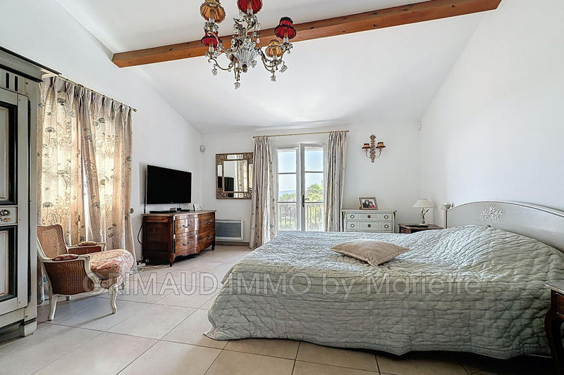 Maison - 221 m² - 6 pièces