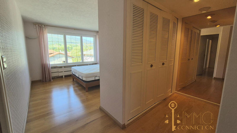 Maison - 198 m² - 7 pièces