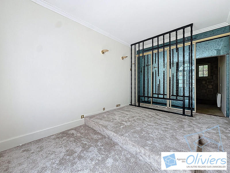 Maison - 221 m² - 9 pièces