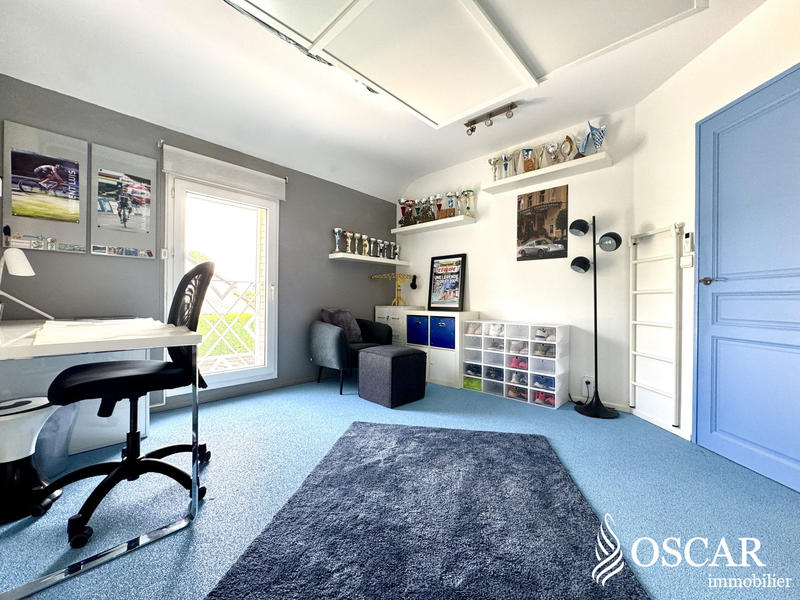 Maison - 201 m² - 7 pièces