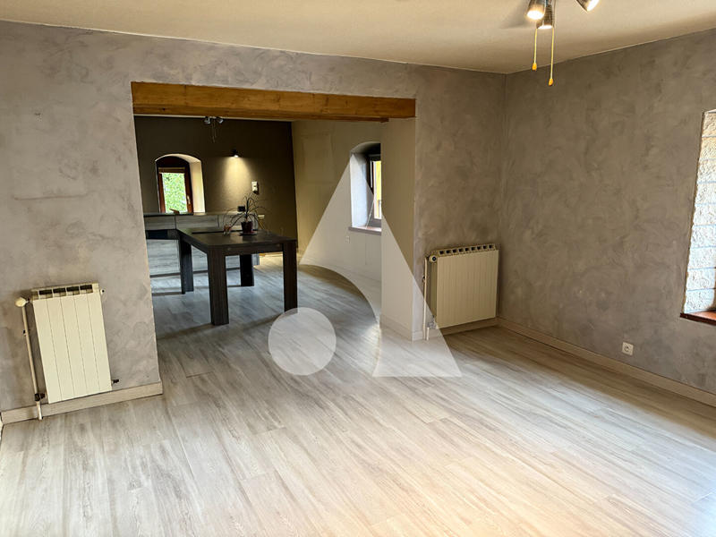 Maison - 99 m² - 5 pièces