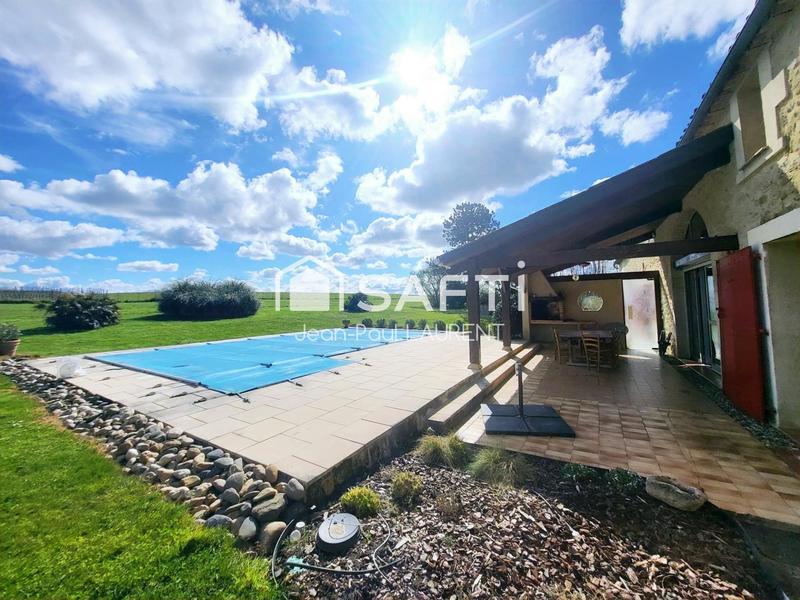 Maison - 255 m² - 11 pièces